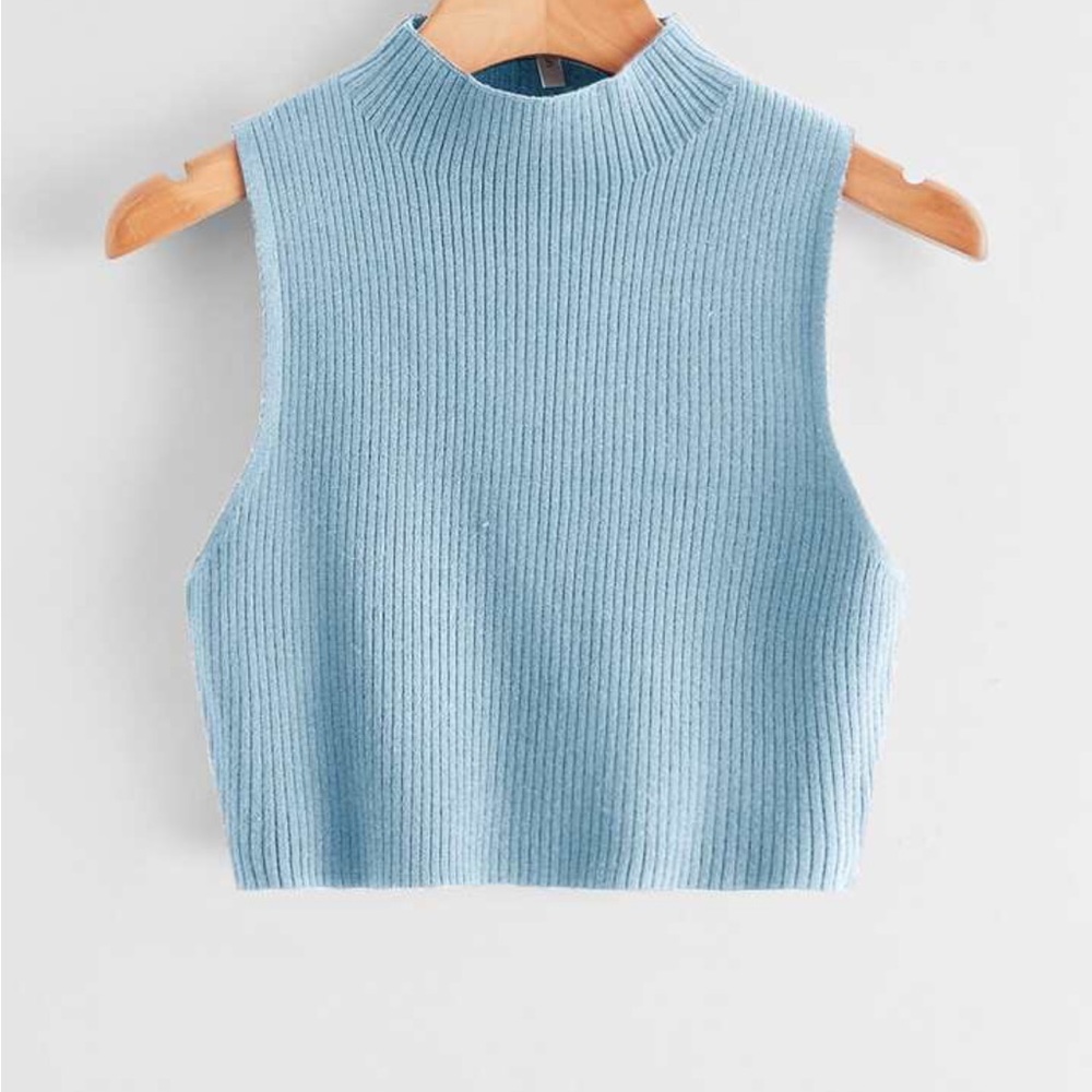 4/15$ Solid ribbed knit crop top baby blue